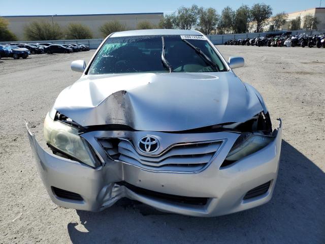 4T1BF3EKXAU054933 - 2010 TOYOTA CAMRY BASE SILVER photo 5