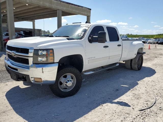 1GCJK33608F138226 - 2008 CHEVROLET SILVERADO K3500 WHITE photo 1