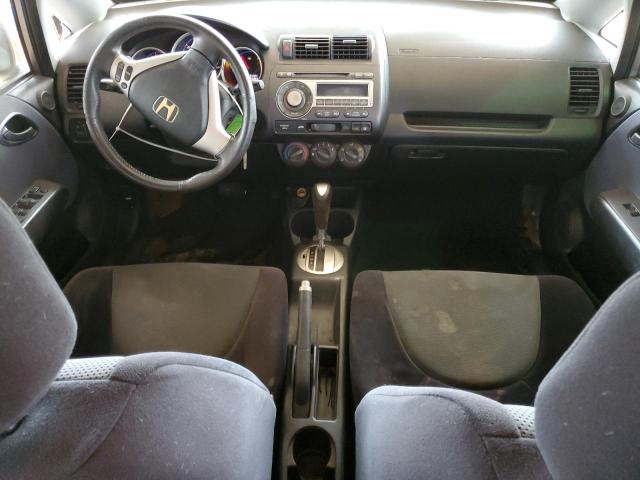 JHMGD38677S040568 - 2007 HONDA FIT S SILVER photo 8