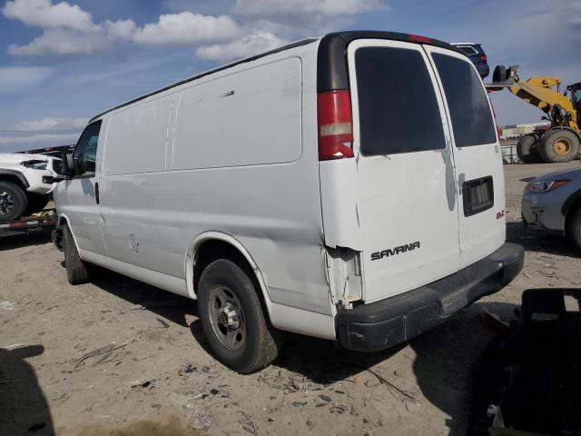 1GTFG15TX31146676 - 2003 GMC SAVANA G1500 WHITE photo 2