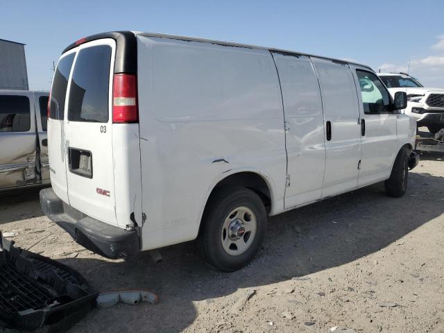 1GTFG15TX31146676 - 2003 GMC SAVANA G1500 WHITE photo 3