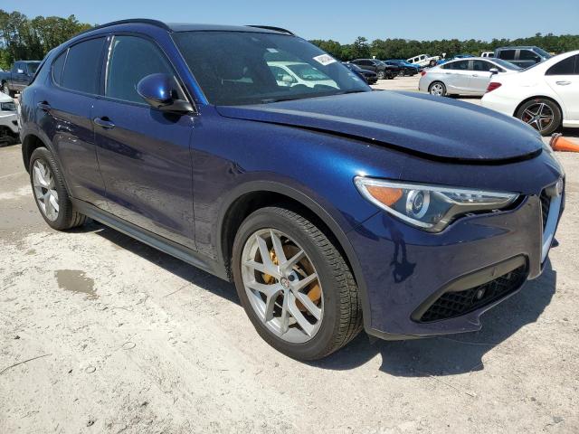 ZASFAKNN9J7B98729 - 2018 ALFA ROMEO STELVIO TI SPORT BLUE photo 4