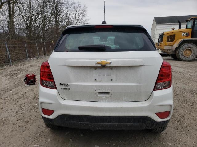 KL7CJKSB9JB732389 - 2018 CHEVROLET TRAX LS WHITE photo 6