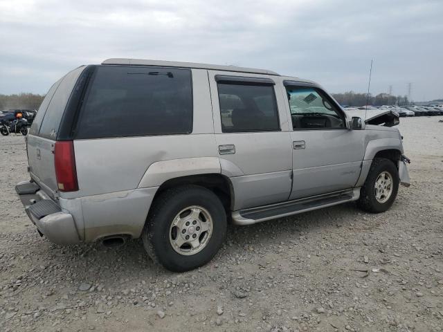 1GKEK63R7YR206621 - 2000 GMC DENALI TAN photo 3