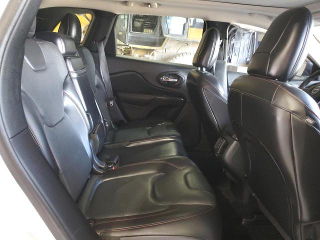 1C4PJMBS8GW140502 - 2016 JEEP CHEROKEE TRAILHAWK WHITE photo 11