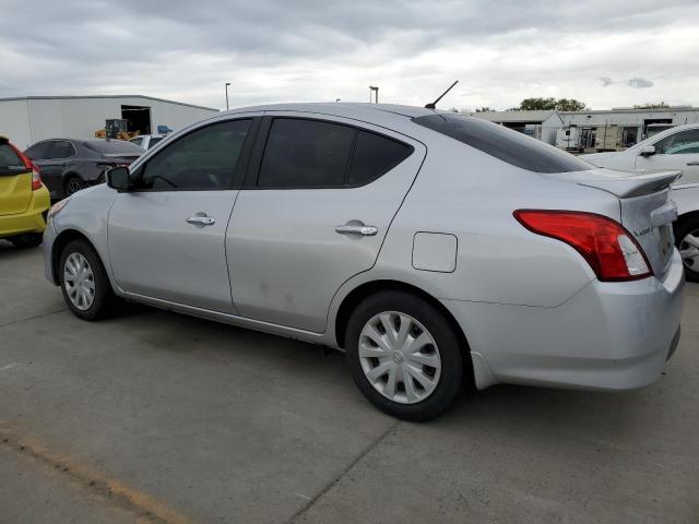 3N1CN7AP6GL865607 - 2016 NISSAN VERSA S SILVER photo 2