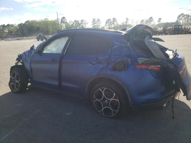 ZASFAKPN9J7B64741 - 2018 ALFA ROMEO STELVIO SPORT Blau Foto 2