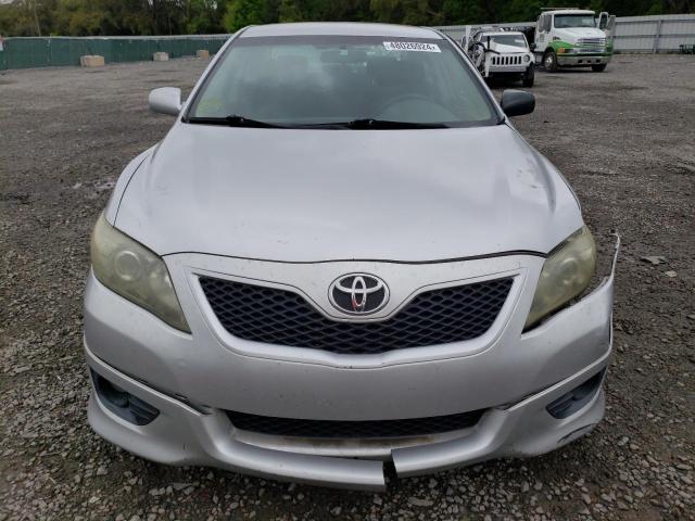 4T1BF3EK4BU598247 - 2011 TOYOTA CAMRY BASE SILVER photo 5