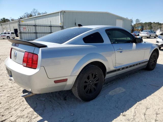 1ZVFT80N975200946 - 2007 FORD MUSTANG SILVER photo 3