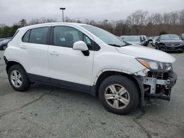 KL7CJNSB8JB608907 - 2018 CHEVROLET TRAX LS WHITE photo 4