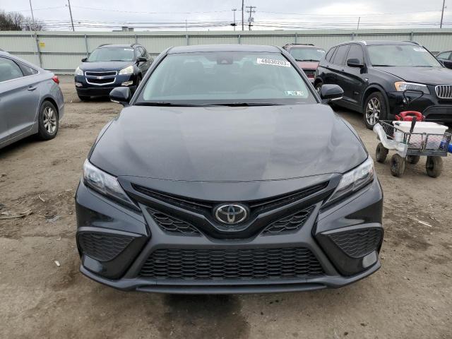 4T1G11AKXPU128052 - 2023 TOYOTA CAMRY SE NIGHT SHADE BLACK photo 5