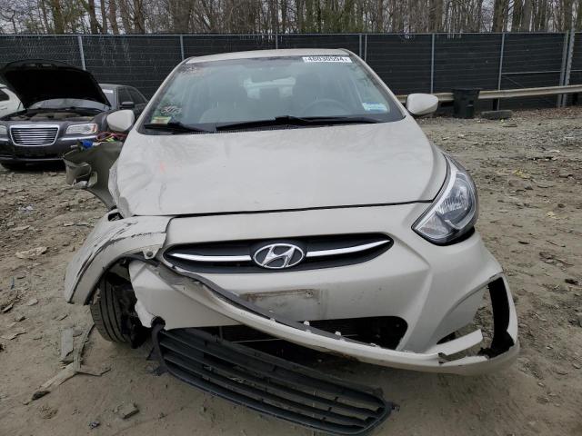 KMHCT4AE2GU139020 - 2016 HYUNDAI ACCENT SE BEIGE photo 5