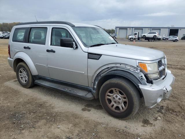 1D4PT2GK9BW534450 - 2011 DODGE NITRO SE SILVER photo 4