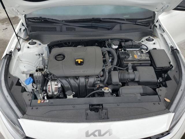 3KPF54AD4PE618704 - 2023 KIA FORTE GT LINE WHITE photo 11