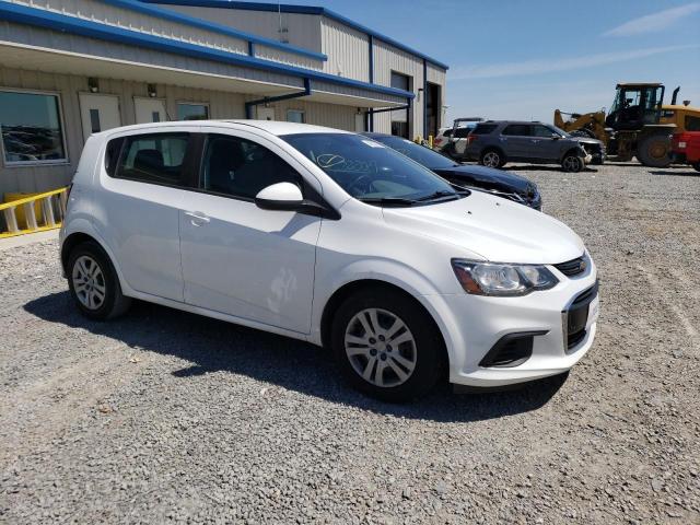 1G1JG6SHXH4137692 - 2017 CHEVROLET SONIC WHITE photo 4