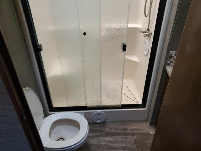 5SFBG4324GE302068 - 2016 HEARTLAND BIGHORN 白色 照片 6