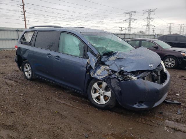 5TDKK3DCXDS386454 - 2013 TOYOTA SIENNA LE BLUE photo 4