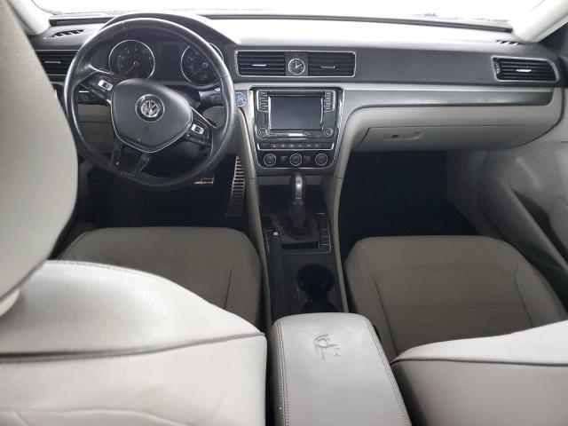 1VWDT7A39HC069643 - 2017 VOLKSWAGEN PASSAT R-LINE Blau Foto 8