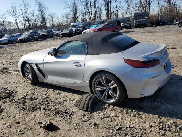 WBAHF3C03NWX99398 - 2022 BMW Z4 SDRIVE30I SILVER photo 2