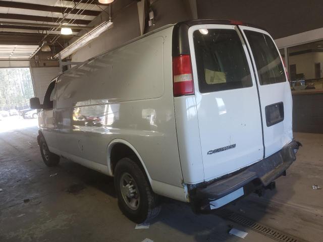 1GCGG29C381223190 - 2008 CHEVROLET EXPRESS G2 WHITE photo 2