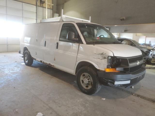 1GCGG29C381223190 - 2008 CHEVROLET EXPRESS G2 WHITE photo 4