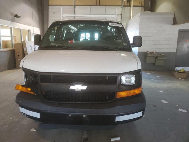 1GCGG29C381223190 - 2008 CHEVROLET EXPRESS G2 WHITE photo 5