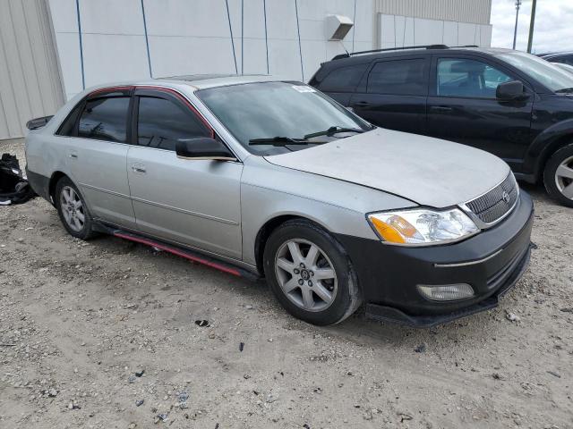 4T1BF28B2YU079356 - 2000 TOYOTA AVALON XL SILVER photo 4