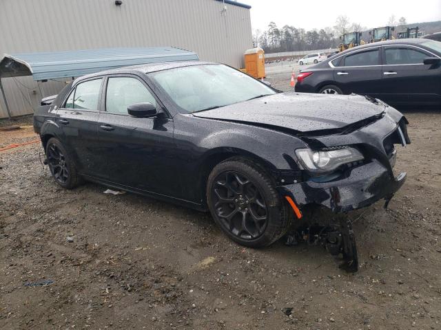 2C3CCABT1KH570268 - 2019 CHRYSLER 300 S BLACK photo 4