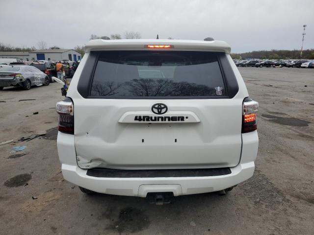 JTEMU5JR3M5878381 - 2021 TOYOTA 4RUNNER SR5/SR5 PREMIUM WHITE photo 6