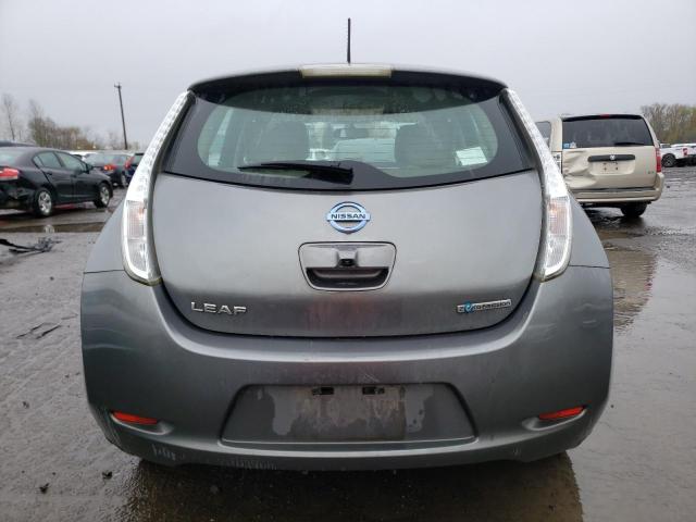 1N4AZ0CP0FC317843 - 2015 NISSAN LEAF S GRAY photo 6