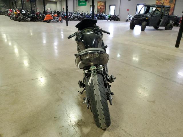 JKAEXEC189DA25542 - 2009 KAWASAKI EX650 C 黑色 照片 4