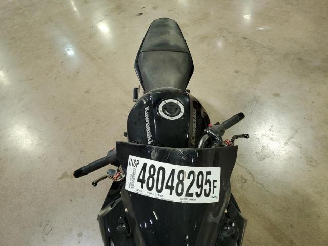 JKAEXEC189DA25542 - 2009 KAWASAKI EX650 C 黑色 照片 5