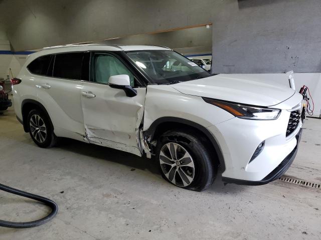 5TDGZRBHXMS539417 - 2021 TOYOTA HIGHLANDER XLE 白色 照片 4