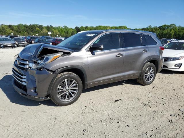 5TDKZRFH5JS280433 - 2018 TOYOTA HIGHLANDER SE BLACK photo 1