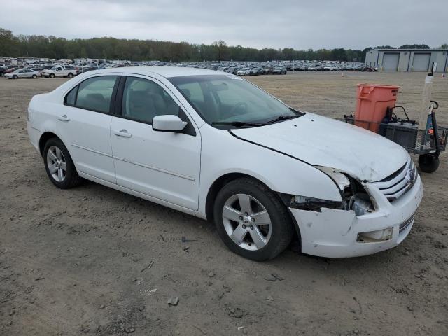 3FAHP07187R234576 - 2007 FORD FUSION SE WHITE photo 4