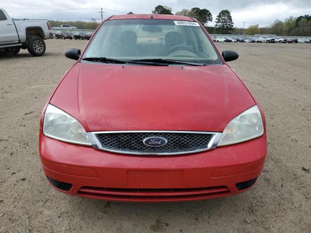 1FAFP34N75W252058 - 2005 FORD FOCUS ZX4 RED photo 5