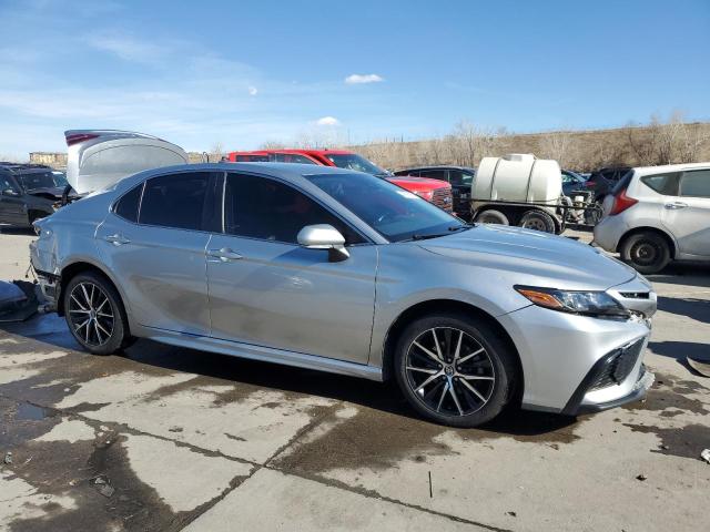 4T1G11AK1PU720925 - 2023 TOYOTA CAMRY SE NIGHT SHADE SILVER photo 4