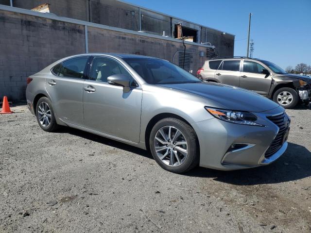 JTHBW1GG6J2188625 - 2018 LEXUS ES 300H SILVER photo 4