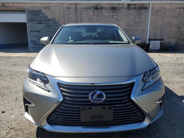 JTHBW1GG6J2188625 - 2018 LEXUS ES 300H SILVER photo 5