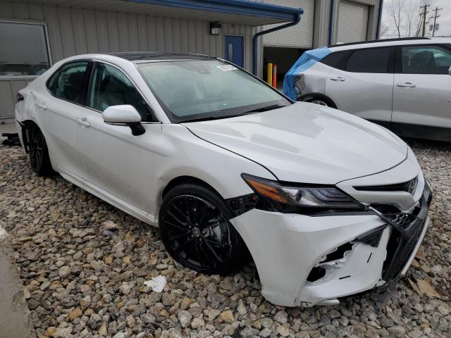 4T1K61BK1PU095856 - 2023 TOYOTA CAMRY XSE WHITE photo 4