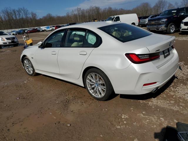3MW39FS01P8D08942 - 2023 BMW 330XE თეთრი ფოტო 2