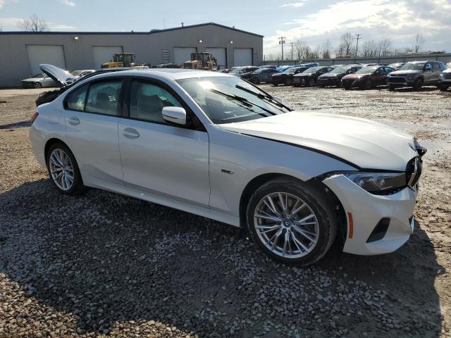 3MW39FS01P8D08942 - 2023 BMW 330XE თეთრი ფოტო 4
