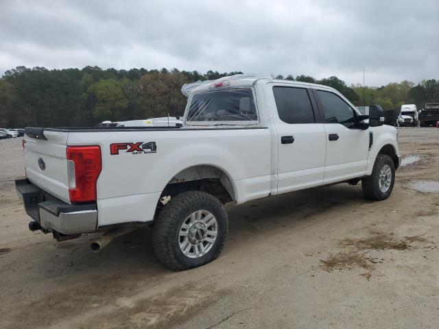 1FT7W2B64JEB87645 - 2018 FORD F250 SUPER DUTY WHITE photo 3