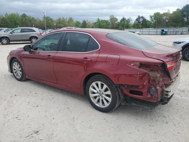 4T1B11HK8JU657698 - 2018 TOYOTA CAMRY L RED photo 2