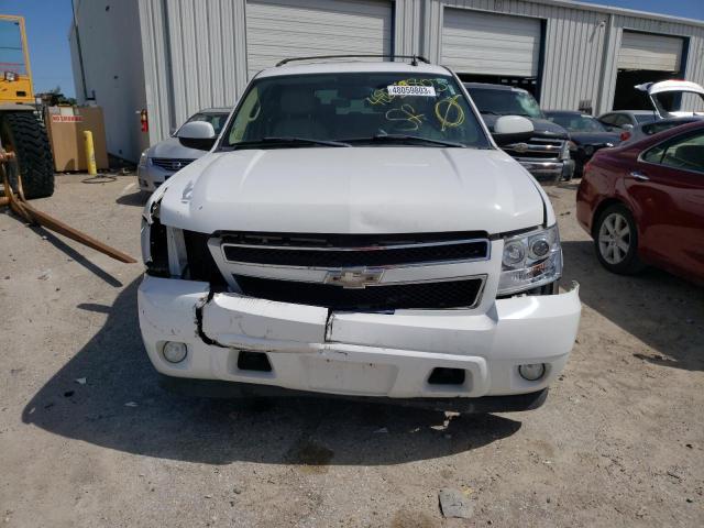 3GNFC16JX7G121140 - 2007 CHEVROLET SUBURBAN C1500 WHITE photo 5