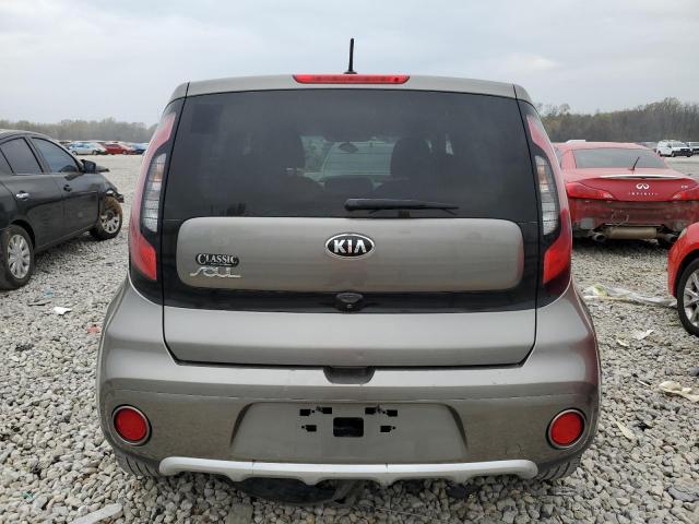 KNDJP3A59J7538071 - 2018 KIA SOUL + GRAY photo 6