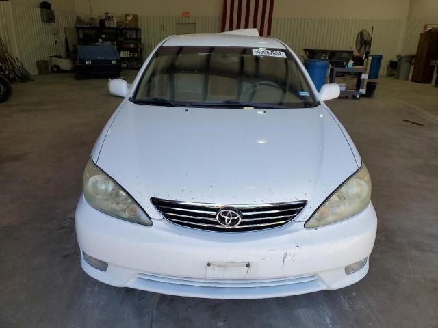 4T1BE32K65U388244 - 2005 TOYOTA CAMRY LE WHITE photo 5