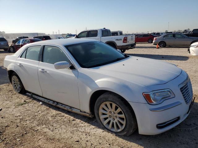 2C3CCAAG3EH132554 - 2014 CHRYSLER 300 WHITE photo 4