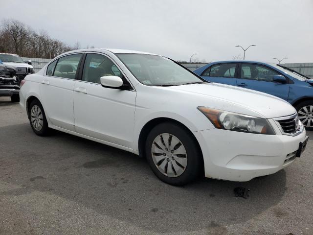 1HGCP26329A158614 - 2009 HONDA ACCORD LX WHITE photo 4