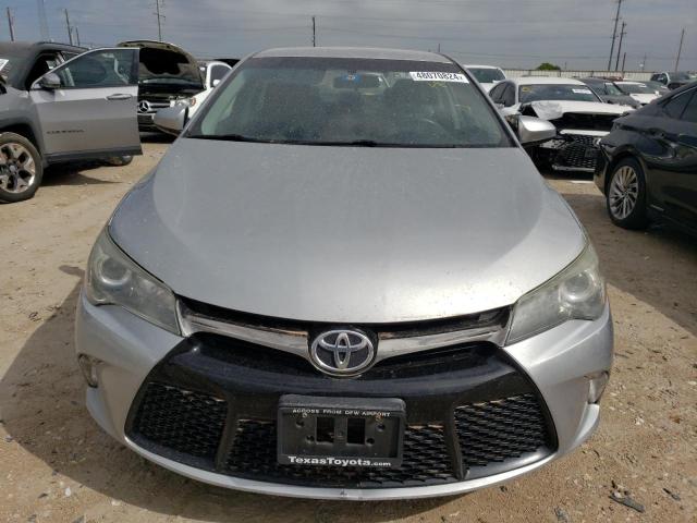 4T1BF1FK9HU645980 - 2017 TOYOTA CAMRY LE SILVER photo 5